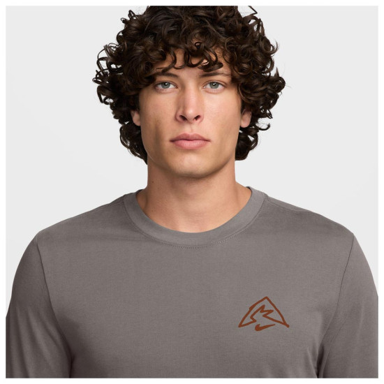 Nike Ανδρική κοντομάνικη μπλούζα Dri-FIT Tee Nike Ανδρική κοντομάνικη μπλούζα Dri-FIT Tee